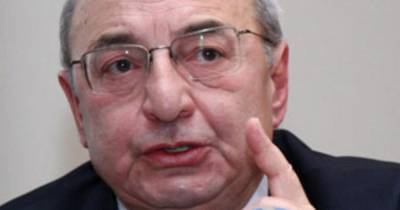 Лидер оппозиции Армении призвал сторонников к готовности взять власть