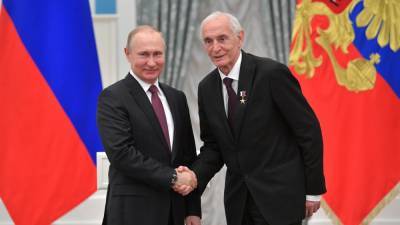 Россияне считают Путина и Ланового настоящими мужчинами