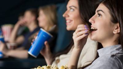 Две американки ранили зрителя за просьбу вести себя тише в кинотеатре