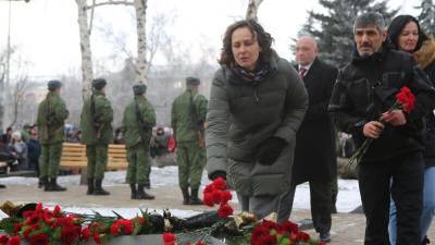 Юлия Чичерина почтила память освободителей Дебальцево от украинских боевиков