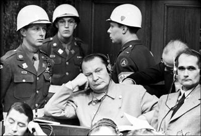 «Грязная, предательская свинья!»: на кого так кричал Геринг на суде в Нюрнберге