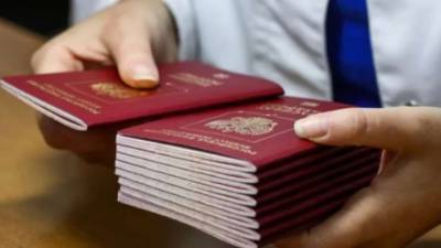 Россия раздала на Донбассе и в Крыму почти 3 миллиона паспортов