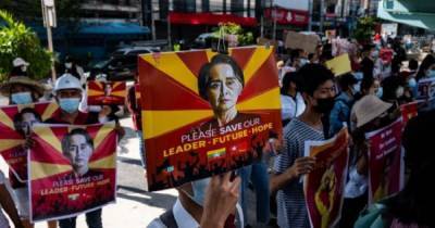 Аун Сан Су Чжи - Мин Аун Хлайн - В Мьянме во время разгона мирного протеста погибли два человека - dsnews.ua - Бирма