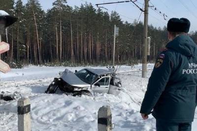 В ДТП с поездом в Брянской области погибли три человека