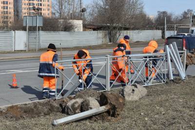 Прокуратура потребовала обнести заборами места частых аварий в центре Петербурга