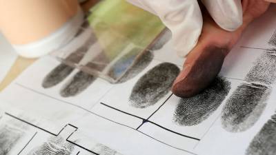 МВД предлагает хранить отпечатки пальцев россиян до 100-летнего возраста