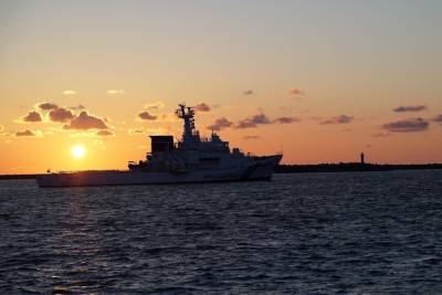 СМИ: корабли КНР вновь вошли в зону у спорных с Японией островов