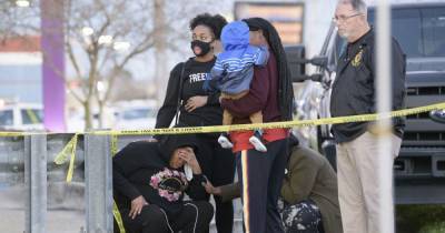"Где мой сын?": В США в результате стрельбы в магазине оружия погибли три человека, есть пострадавшие