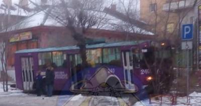 Троллейбус столкнулся с легковушкой в Чите, один человек пострадал