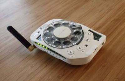 Сотовый телефон с дисковым набором — почему бы и нет? (11 фото)