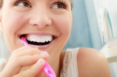 Механическая или электрическая: стоматологи рассказали, какая зубная щетка лучше