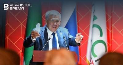 Минниханов поздравил татарстанцев с Международным днем родного языка
