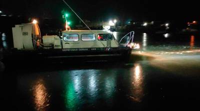 С оторвавшейся льдины в Таганрогском заливе спасли 21 человека