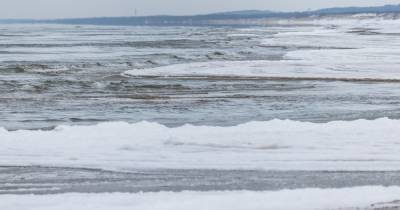 В МЧС предупредили об обрушении льда на побережье Балтийского моря