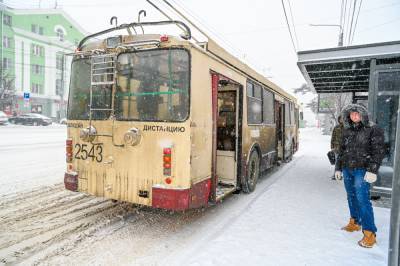 В Челябинске валидаторами планируют заменить кондукторов в трамваях и троллейбусах
