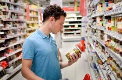 Эксперты объяснили, какие продукты не стоит покупать в супермаркете