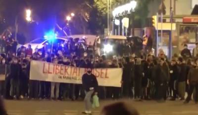 Пабло Асель - Барселона в огне: протестующие забросали полицию камнями, бутылками и файерами (видео) - grodnonews.by - Испания