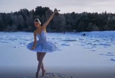 Ради самопиара балерина Мариинки станцевала на берегу Финского залива в Ленобласти против порта, которого нет
