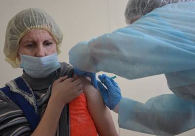 В Тверской области продолжают вакцинировать врачей, учителей и остальное население