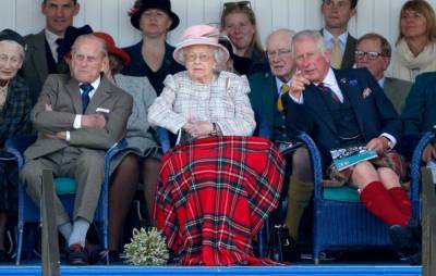 Принц Чарльз навестил отца в больнице и вернулся со слезами на глазах