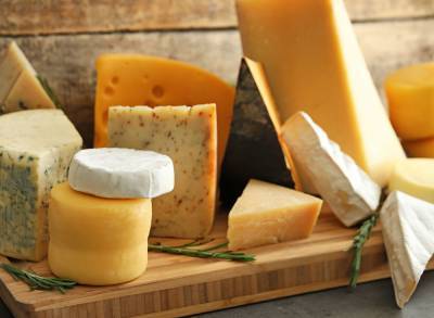 Чем может быть опасен сыр: малоизвестные свойства популярного продукта