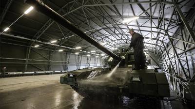 «Уралвагонзавод» снизит цену на производство танка Т-14 «Армата»