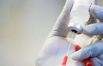 Британия ускоряет вакцинацию, чтобы все взрослые получили первую дозу до 31 июля