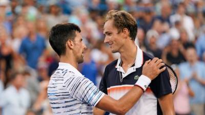 Первая ракетка мира Джокович победил Медведева в финале Australian Open