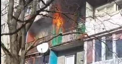 На ул. Желябова загорелась квартира в пятиэтажке (видео)