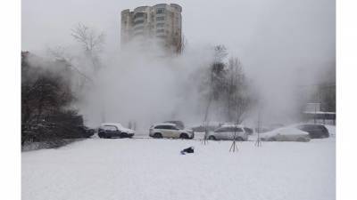 Улица Костюшко на пару: прорвало трубу с горячей водой