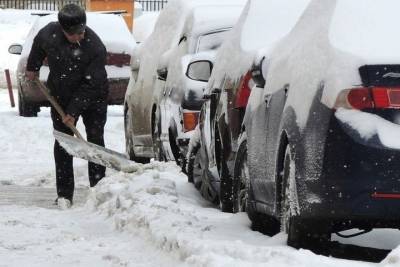 К полуночи Москву накроет новым толстым слоем снега