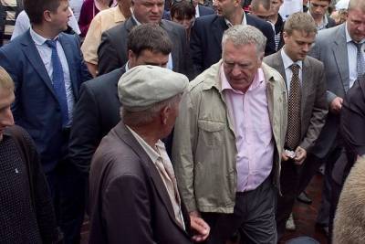 Жириновский предложил запретить чиновникам весить больше 100 кг.