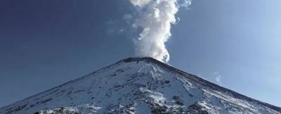 На Камчатке началось извержение Ключевского вулкана