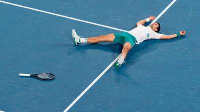Джокович "уничтожил" россиянина в финале и в девятый раз выиграл Australian Open
