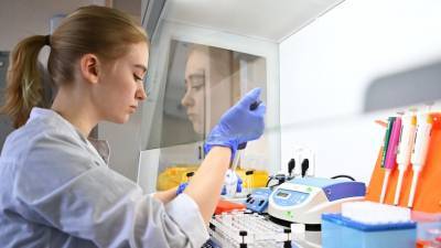 «Показал высокую достоверность результатов»: в России зарегистрирован тест для выявления британского штамма коронавируса