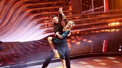 Победителями шоу "Танцы со звездами" стали Сергей Лазарев и Екатерина Осипова