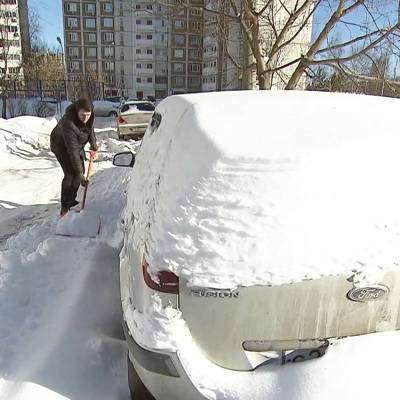 Начавшийся сегодня в Москве снегопад ко Дню защитника Отечества прекратится