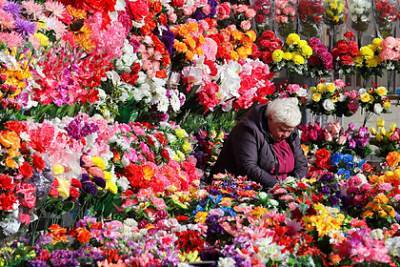 Дефицит цветов в России опровергли