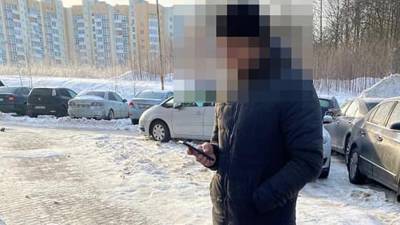Украинец закопался в снег при попытке сбежать от полицейских