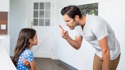 Почему дети обманывают родителей: психолог рассказал о 3 главных причинах