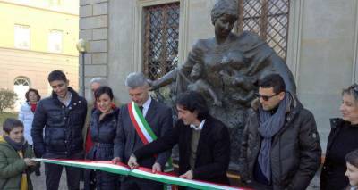 В итальянском городе выставлена статуя, созданная к 100-й годовщине Геноцида армян