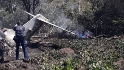 На востоке Мексики разбился пассажирский самолет ВВС страны