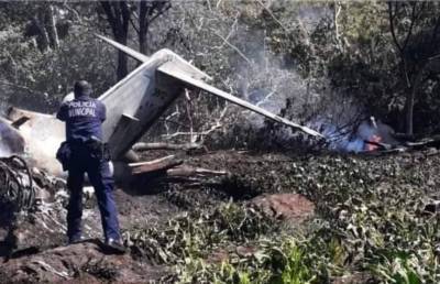 Военный самолёт с пассажирами на борту разбился в Мексике