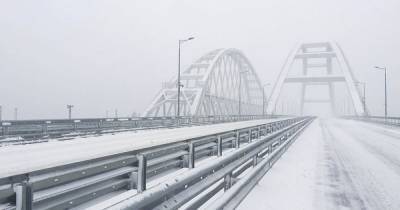 Крымский мост перекрыли из-за непогоды