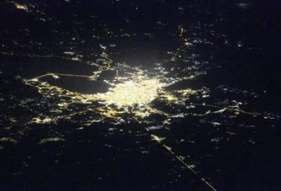 Космонавтам с МКС удалось запечатлеть ночной Санкт-Петербург