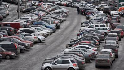 Дептранс Москвы предупредил водителей о бесплатных парковках к 23 февраля