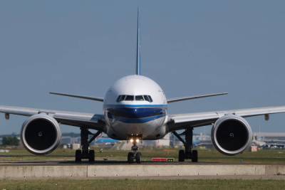 США инициировали проверку Boeing 777 после инцидента в Колорадо