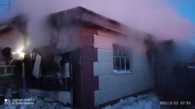 Вспыхнувший рано утром пожар повредил дом семьи медиков в Южно-Сахалинске