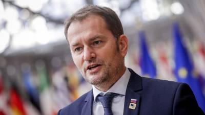 Премьер Словакии раскритиковал кабмин за отказ от "Спутник V"