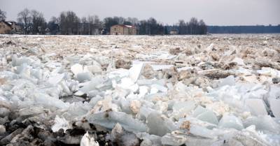 Созвано совещание ответственных служб о возможном паводке в Латвии